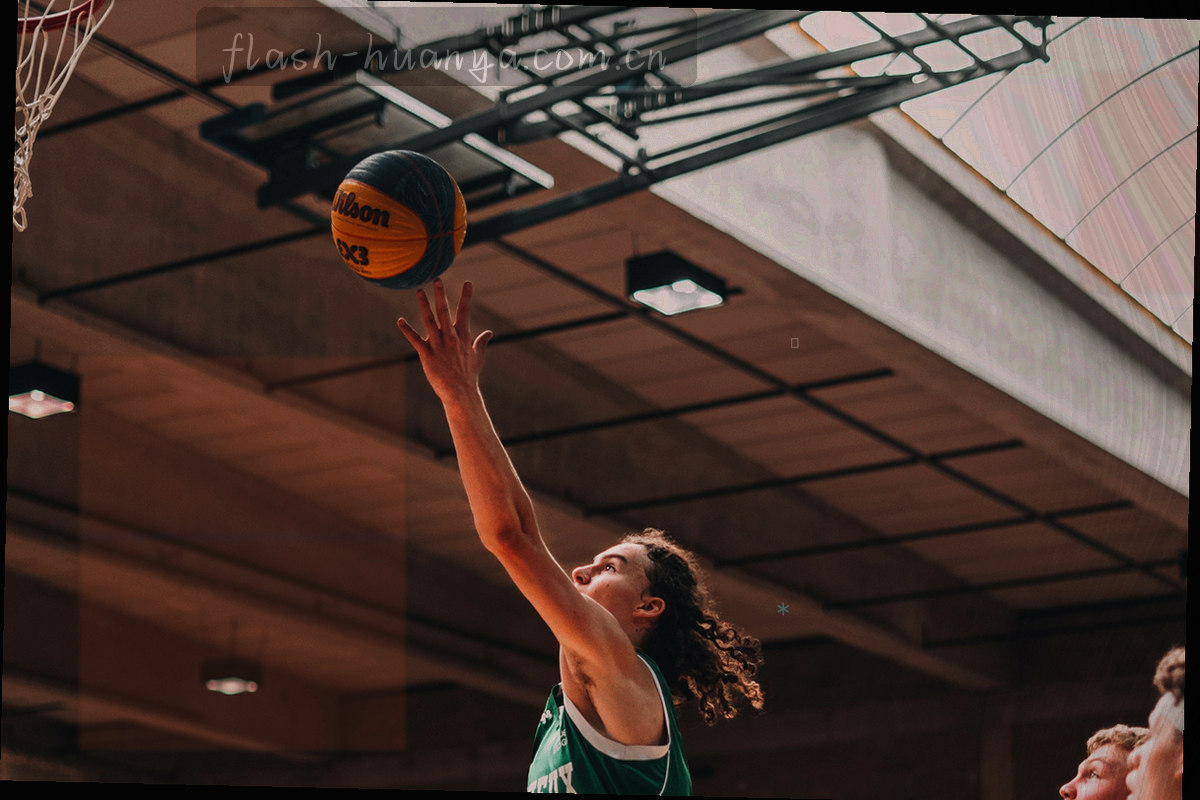 深色工作台上多块数据显示屏与赛事时间轴界面，呈现轮次与比分刷新状态